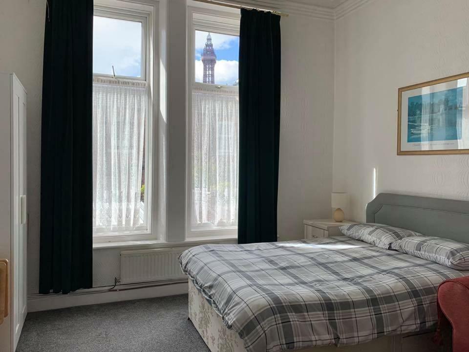 Beeton Villas Holiday Apartments Блекпул Екстериор снимка