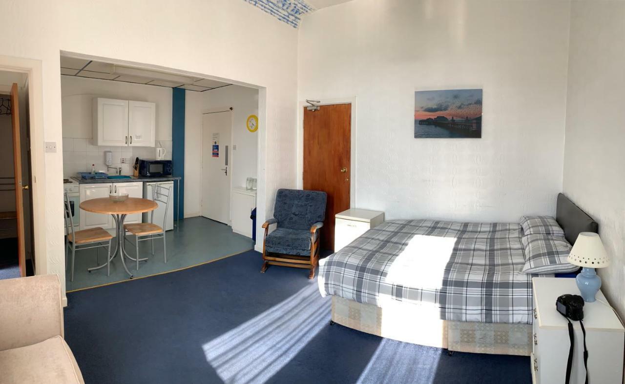 Beeton Villas Holiday Apartments Блекпул Екстериор снимка