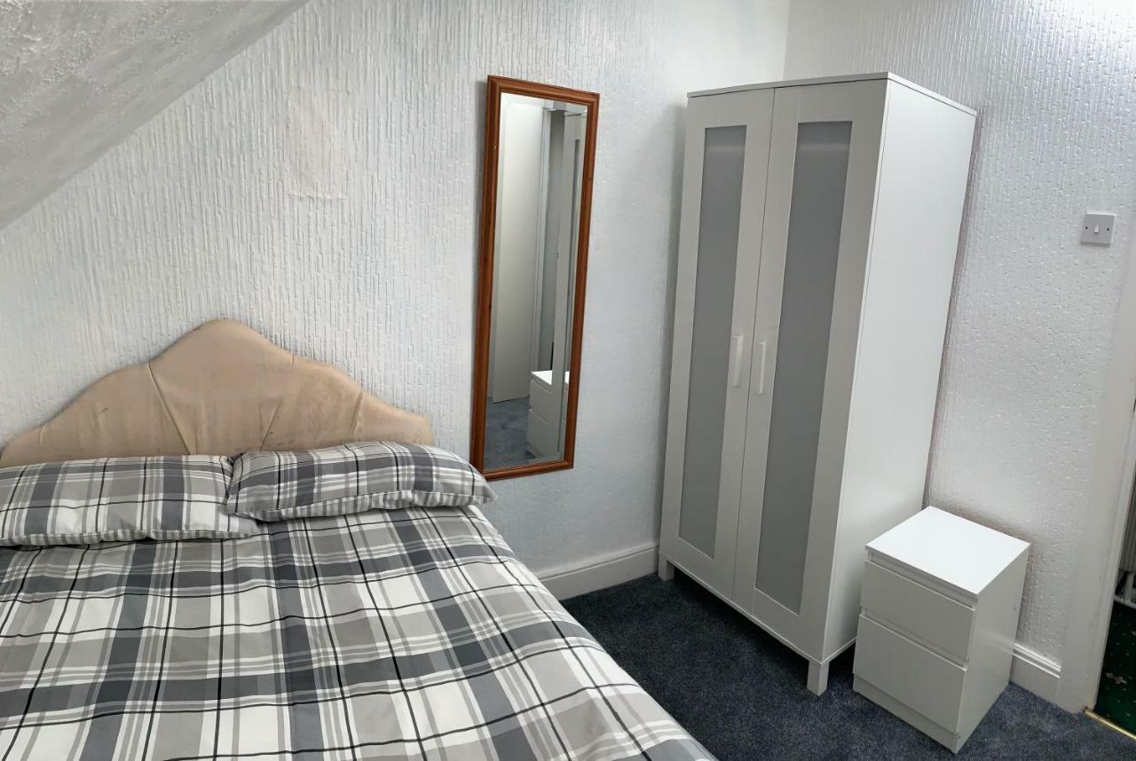Beeton Villas Holiday Apartments Блекпул Екстериор снимка