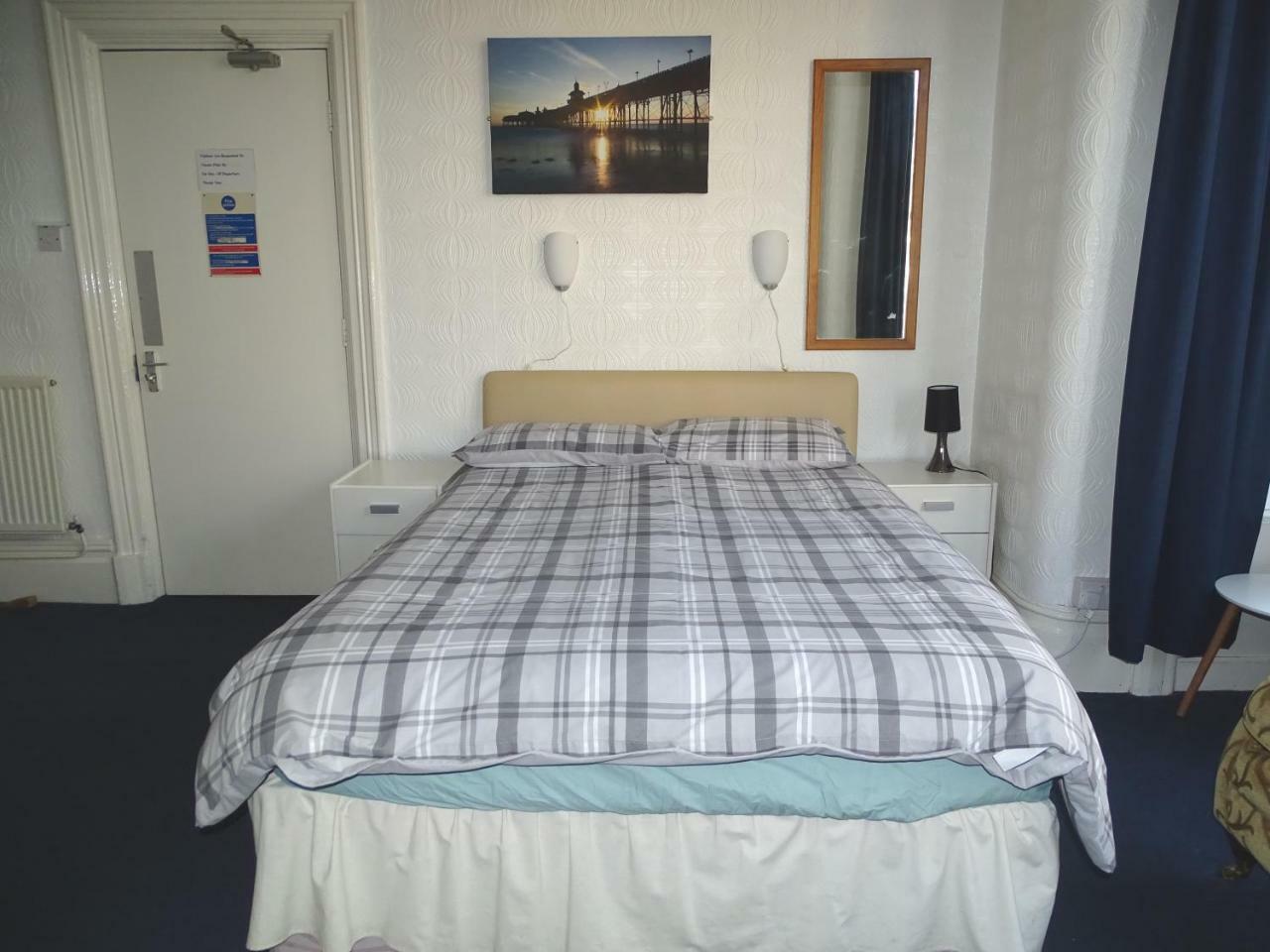 Beeton Villas Holiday Apartments Блекпул Екстериор снимка