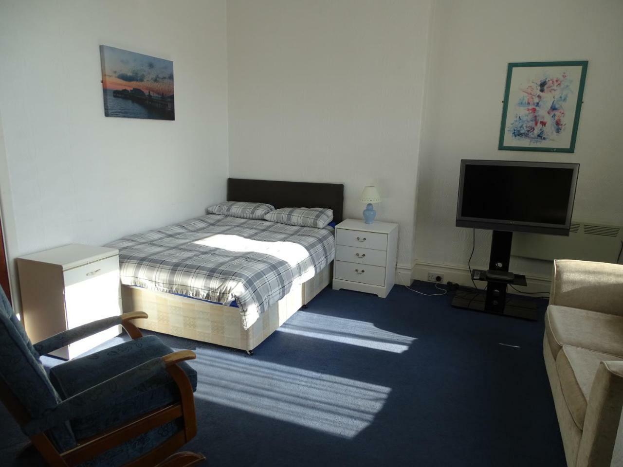 Beeton Villas Holiday Apartments Блекпул Екстериор снимка