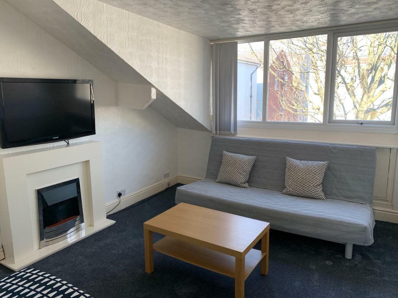 Beeton Villas Holiday Apartments Блекпул Екстериор снимка