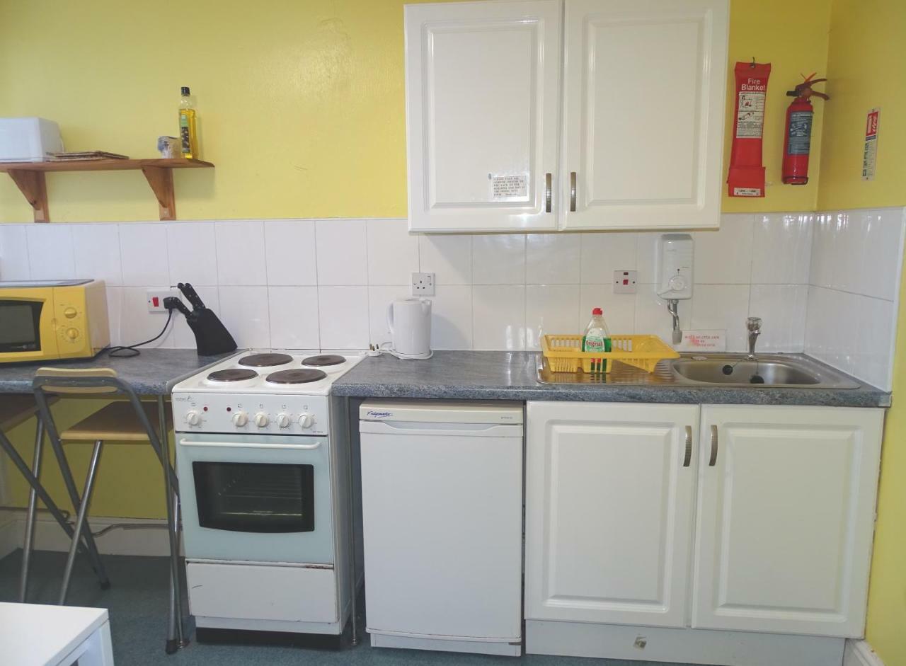 Beeton Villas Holiday Apartments Блекпул Екстериор снимка