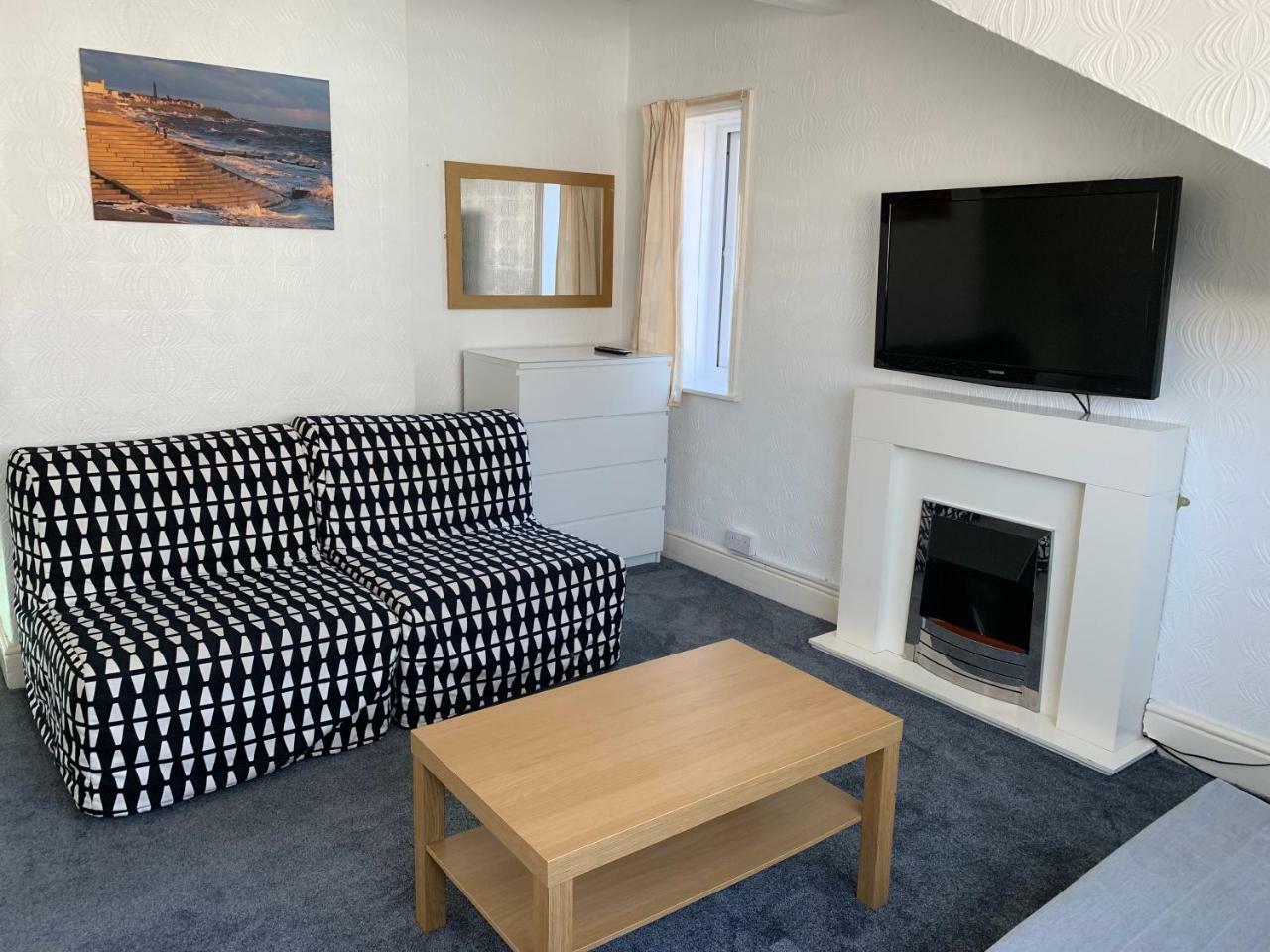Beeton Villas Holiday Apartments Блекпул Екстериор снимка