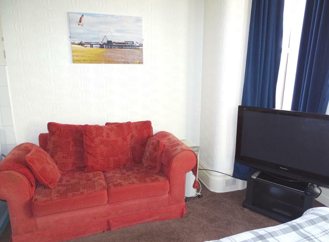 Beeton Villas Holiday Apartments Блекпул Екстериор снимка