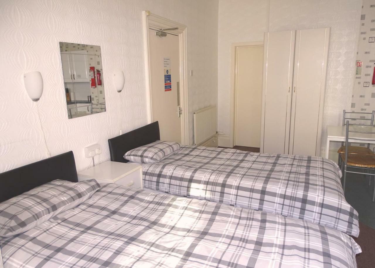 Beeton Villas Holiday Apartments Блекпул Екстериор снимка