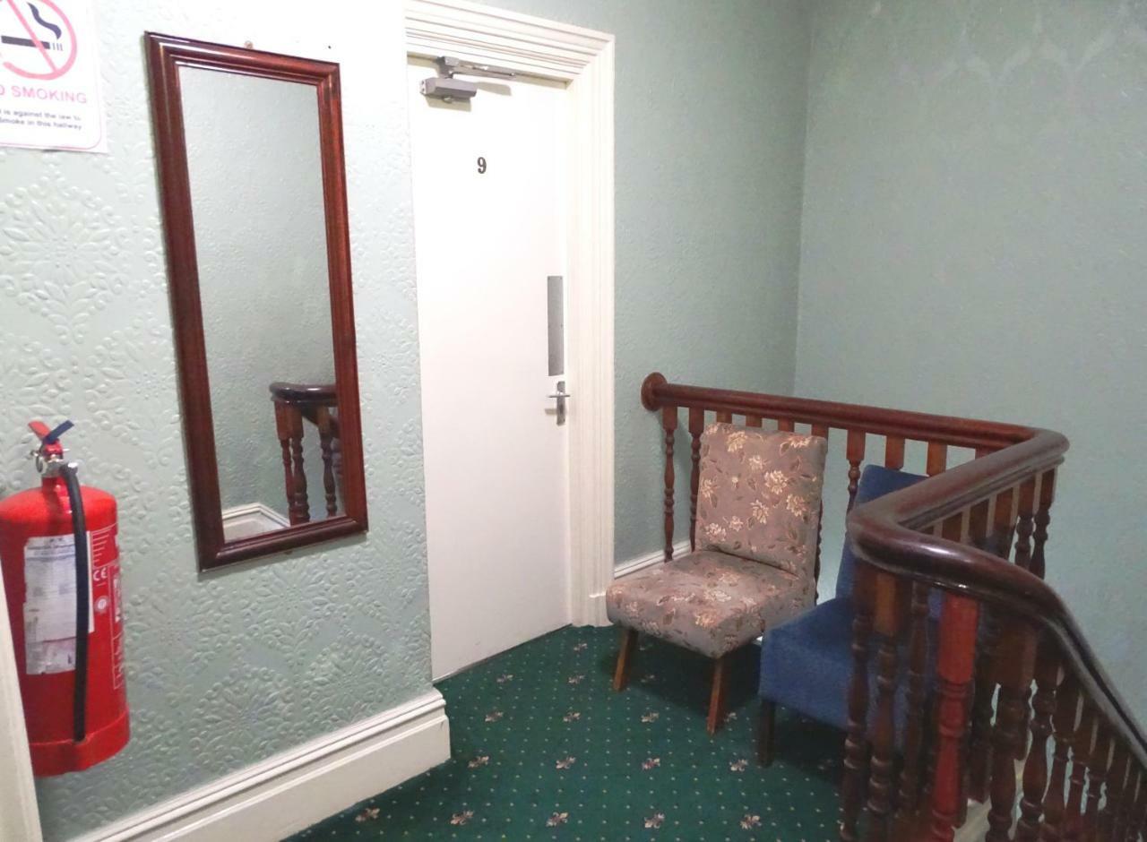 Beeton Villas Holiday Apartments Блекпул Екстериор снимка