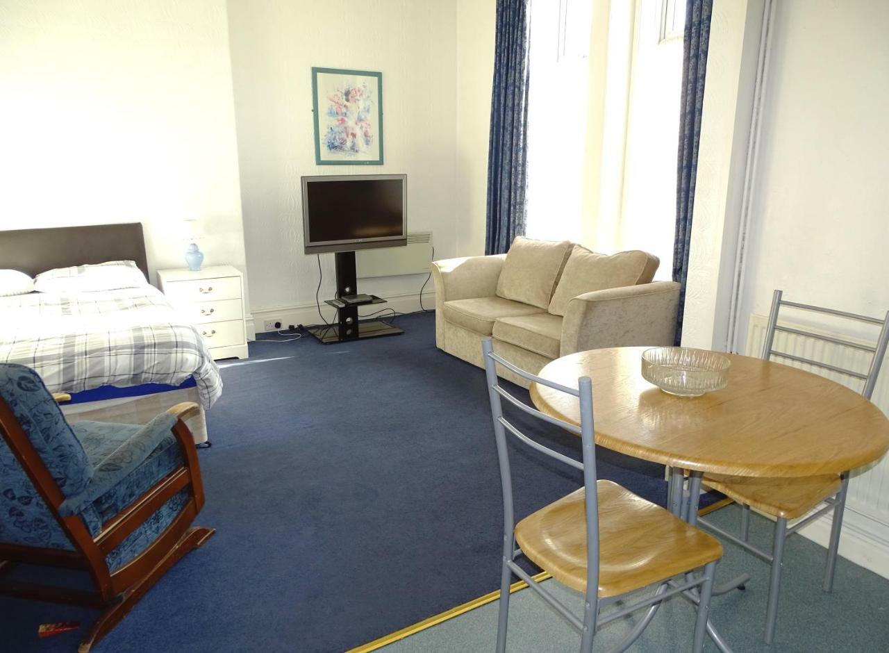 Beeton Villas Holiday Apartments Блекпул Екстериор снимка