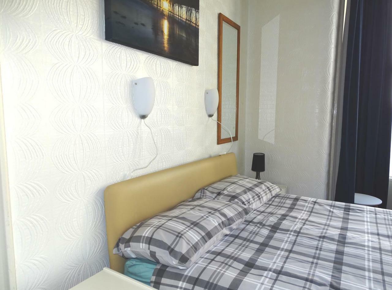 Beeton Villas Holiday Apartments Блекпул Екстериор снимка