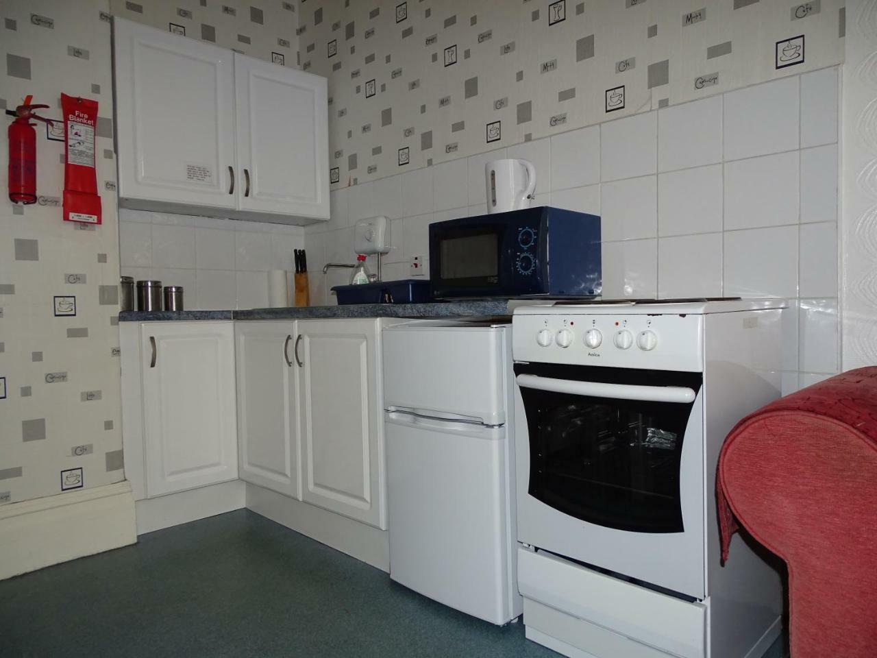 Beeton Villas Holiday Apartments Блекпул Екстериор снимка