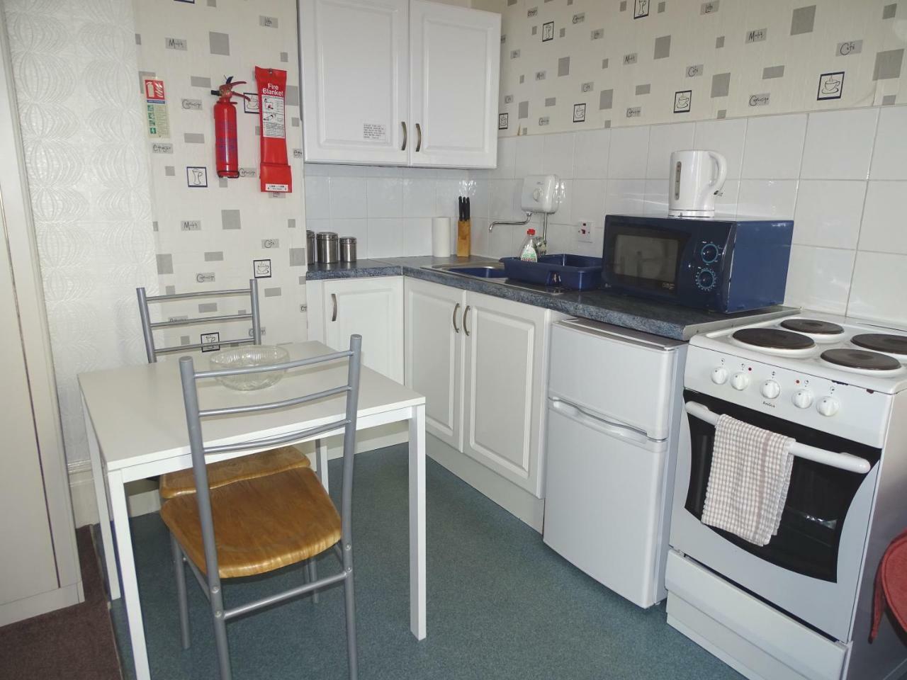 Beeton Villas Holiday Apartments Блекпул Екстериор снимка