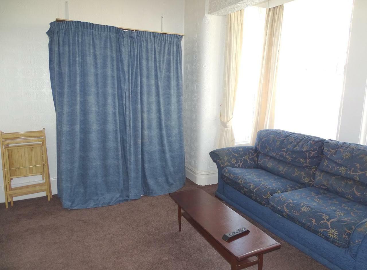 Beeton Villas Holiday Apartments Блекпул Екстериор снимка