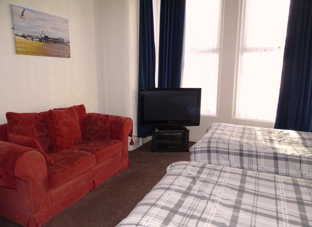 Beeton Villas Holiday Apartments Блекпул Екстериор снимка